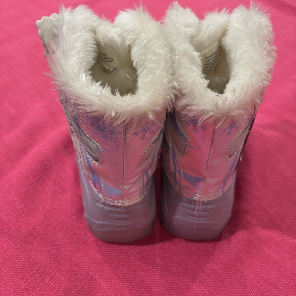 Snow Boots - Picture 5 of 10